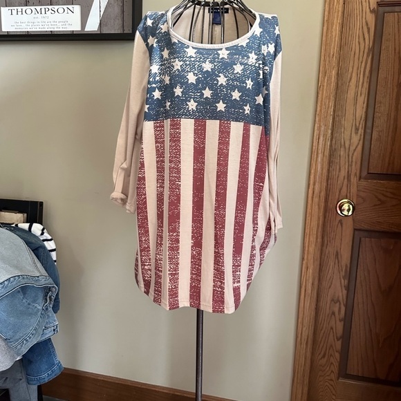 Stars and stripes top. Size XL. In good condition.​​ - Picture 1 of 1